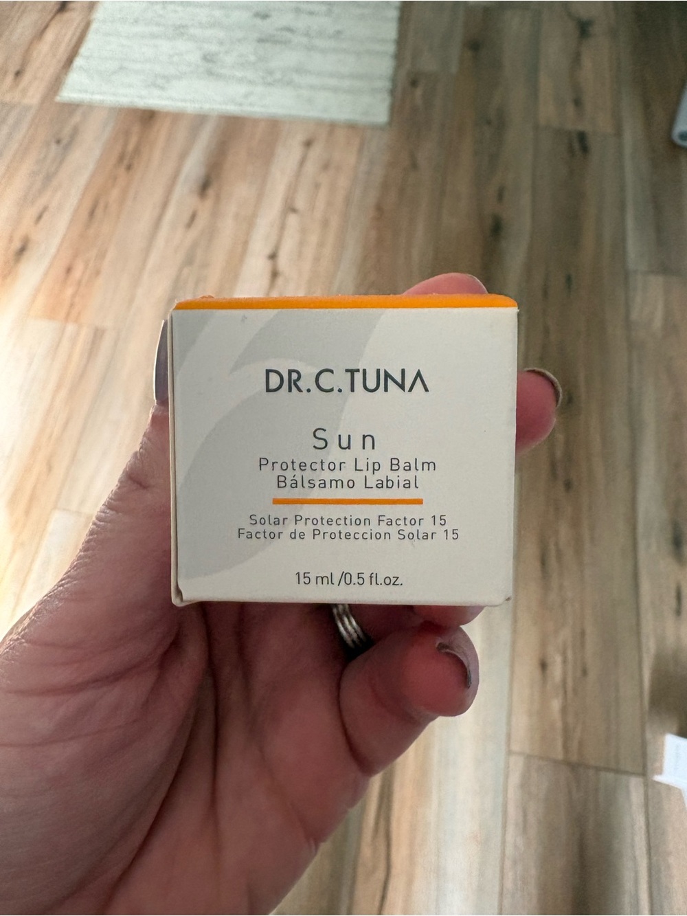 Farmasi Sun Protector Lip Balm – White with Orange Accents